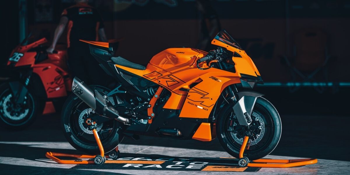 Mehr über den Artikel erfahren KTM 990 RC R – NEVER STOP